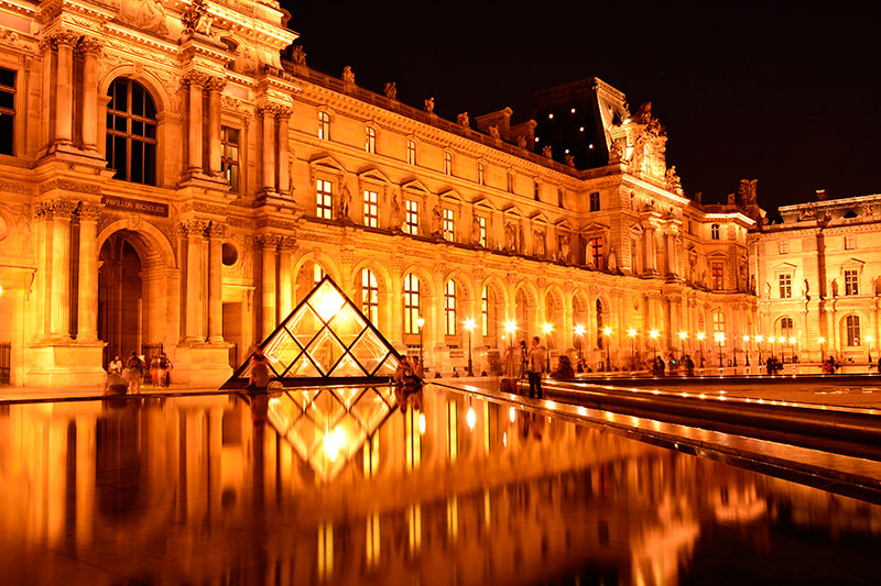 Museo-del-Louvre-París-Francia